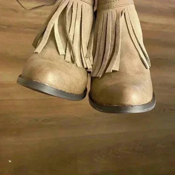 Women's Fringed booties faux leather Khloe high ankle Very Volatile 7.5 new‎ - Picture 3 of 13